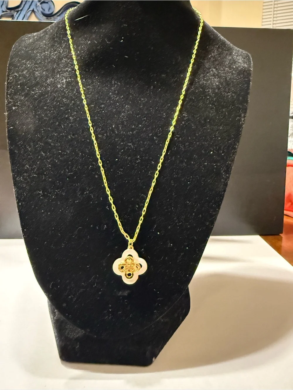 Auth NEW Tory Burch Gold Mother of Pearl Kira Clover Flower Pendant Necklace